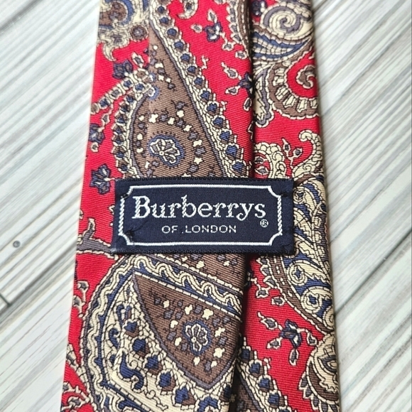 Vintage Burberry Pure Silk Necktie in Red and Blue Paisley - Picture 8 of 10